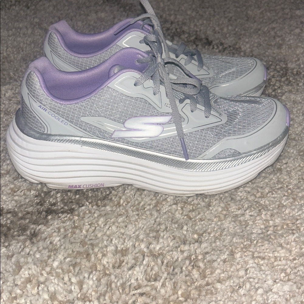 Skechers WOMENS MAX CUSHION ENDEAVOUR RUNNING SHOE size 6.5, lavender & gray - Picture 9 of 9